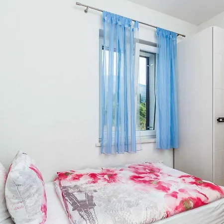 Nikos Country House Villa *