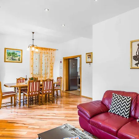 Villa Nikos Country House *