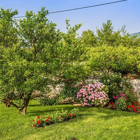 Nikos Country House Villa