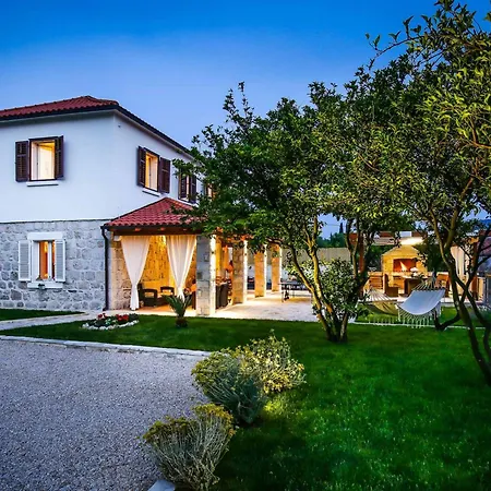 Nikos Country House * Zastolje