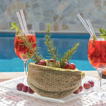 Nikos Country House *