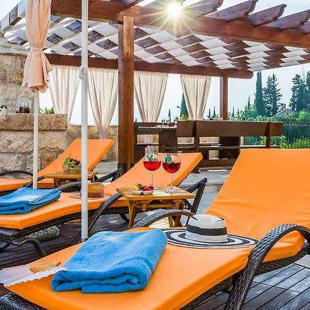 Villa Nikos Country House *
